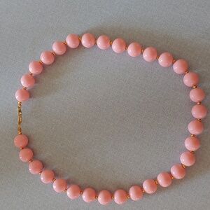 Vintage Necklace pink and gold plastic excellent condition